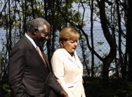 Bundeskanzlerin Merkel im Gespräch mit dem ghanaischen Präsidenten Kufuor