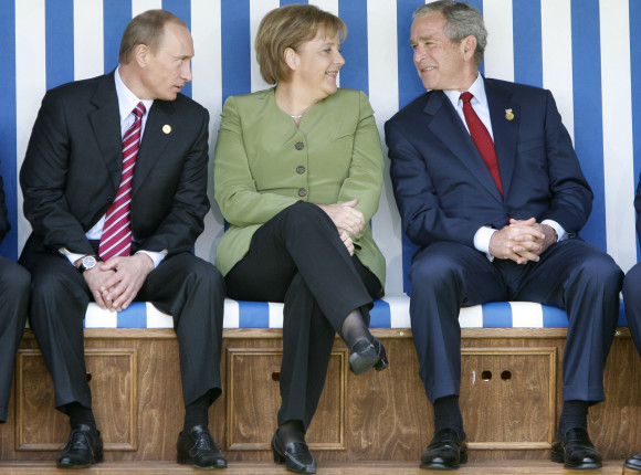 Bundeskanlerin Angela Merkel mit US-Präsident George W. Bush und Russlands Präsident Wladimir Putin